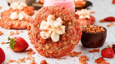 Strawberry Delight Crunch Cookies Recipe